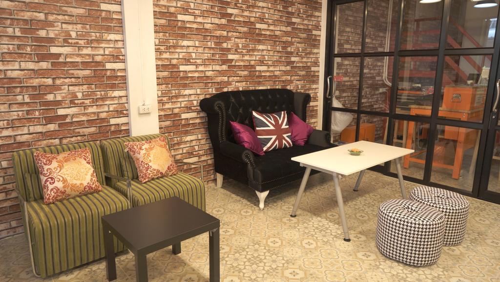 Tiger Lily Hostel 曼谷 外观 照片