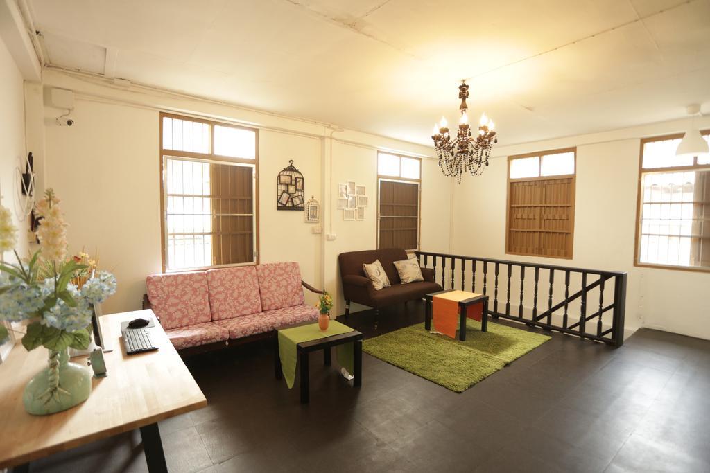 Tiger Lily Hostel 曼谷 外观 照片