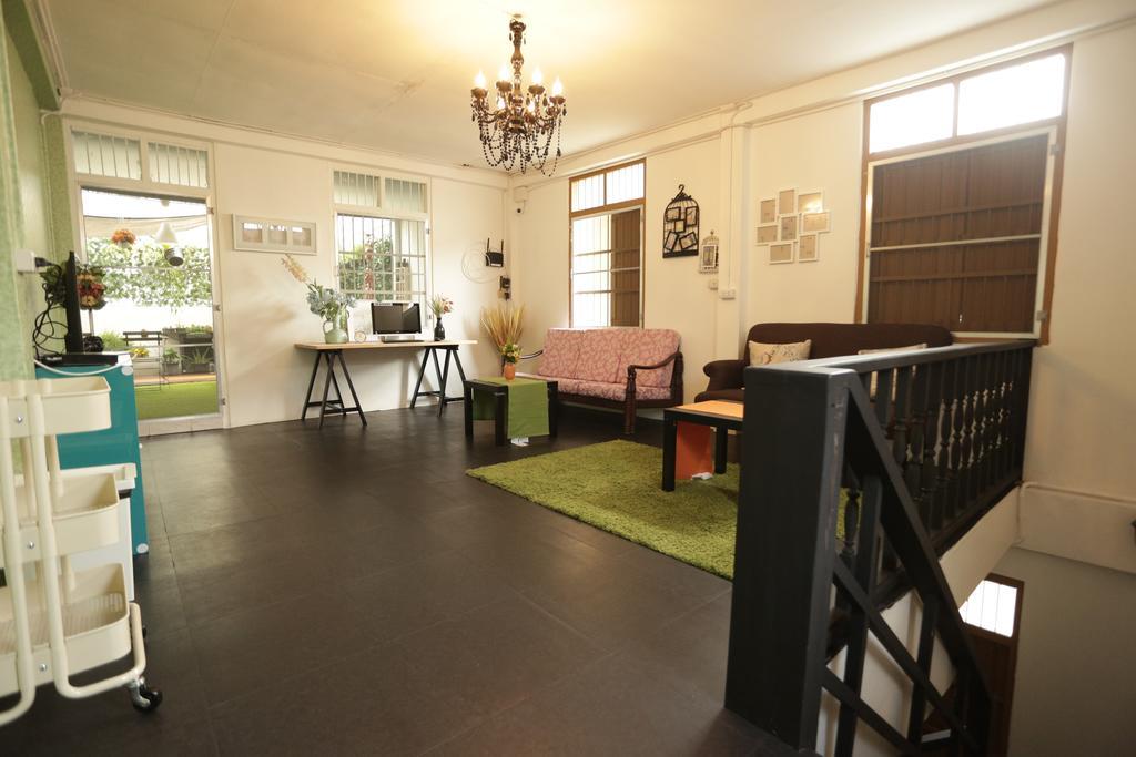 Tiger Lily Hostel 曼谷 外观 照片