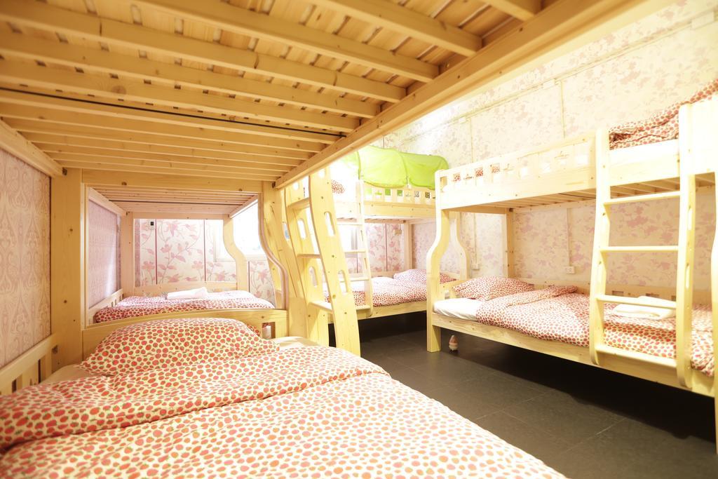 Tiger Lily Hostel 曼谷 外观 照片